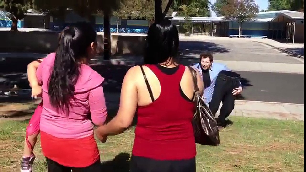 Crazy Magic Trick And Illusion Prank Man Cut In Half video Dailymotion