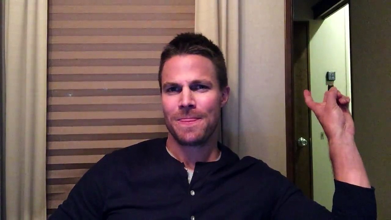 Stephen Amell - Facebook! I need your help.