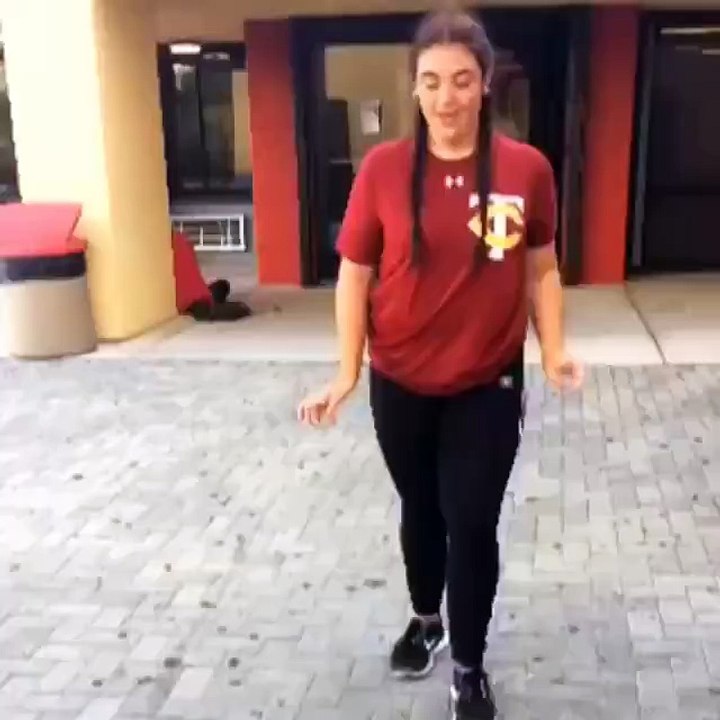 OMG   Jump Splits Gonna Hurt