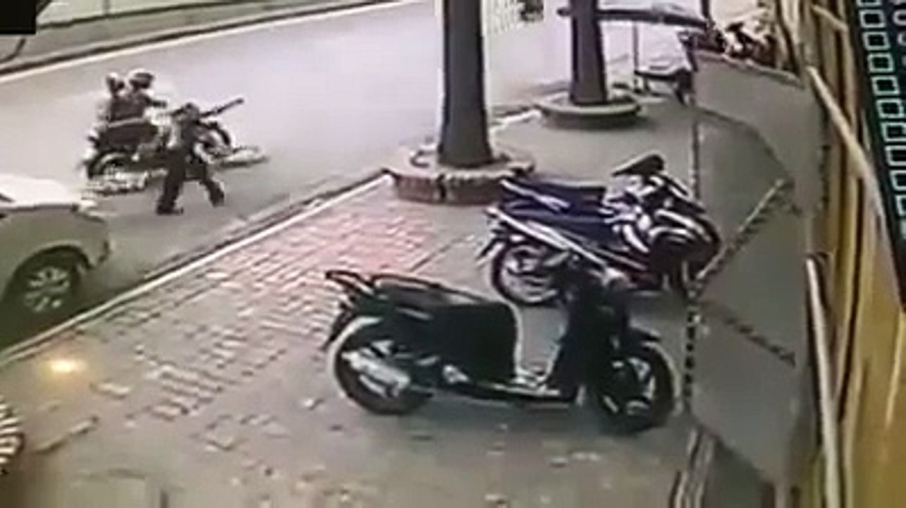 Quá đen cho anh trộm xe