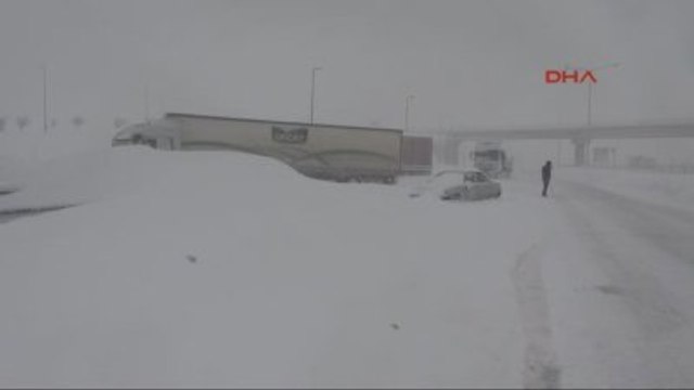 Bolu Tem Bolu Dağı Geçişinin Ankara Yönü Ulaşıma Kapandı