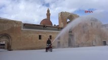 Ağrı Doğubeyazıt Tarihi İshak Paşa Sarayının Karı Böyle Temizleniyor