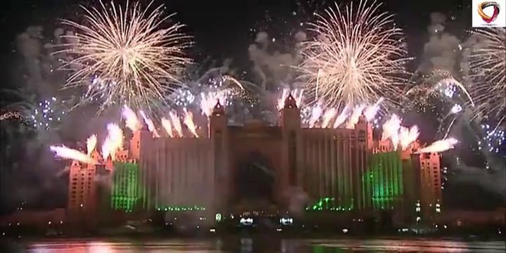 NEVER SEEN THE WORLD LARGEST FIREWORKS ON NEW YEAR EVE 2015 IN DUBAI. AtlantIS palm and fountains.