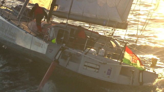 Barcelona World Race 20142015 : 02 January 2015 RACE DAY 3