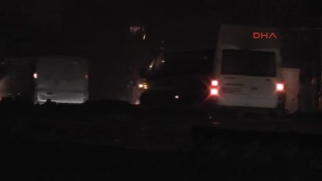 Şırnak Silopi PKK Yandaşları Silopi?de İpek Yolu'nu Kapattı