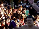 Лучшие борцы сумо совершили новогодний ритуал