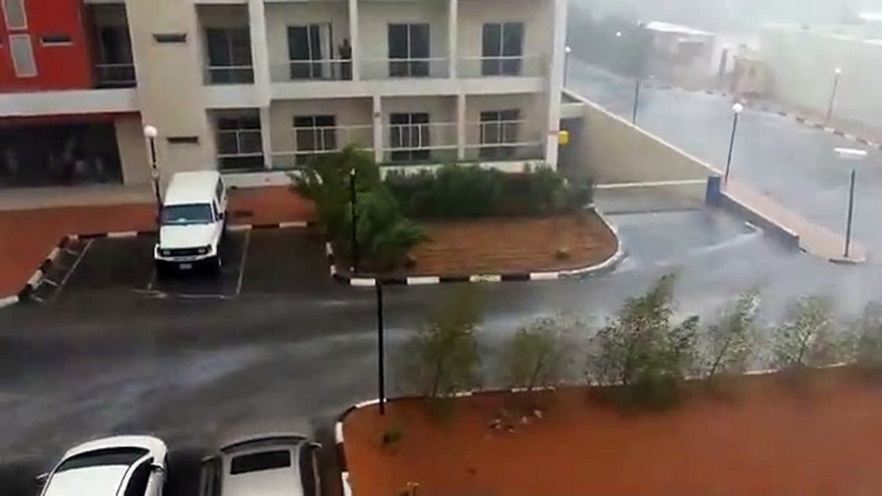 Barish in Hong Kong(Havy Rain in HongKong)