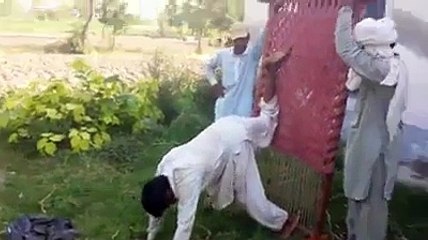 A very Hilarious stunt of the world-video Dailymotion -