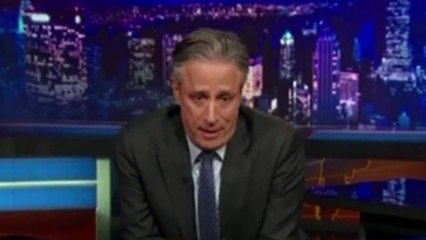Attentat à Charlie Hebdo : la réaction de Jon Stewart dans le Daily Show