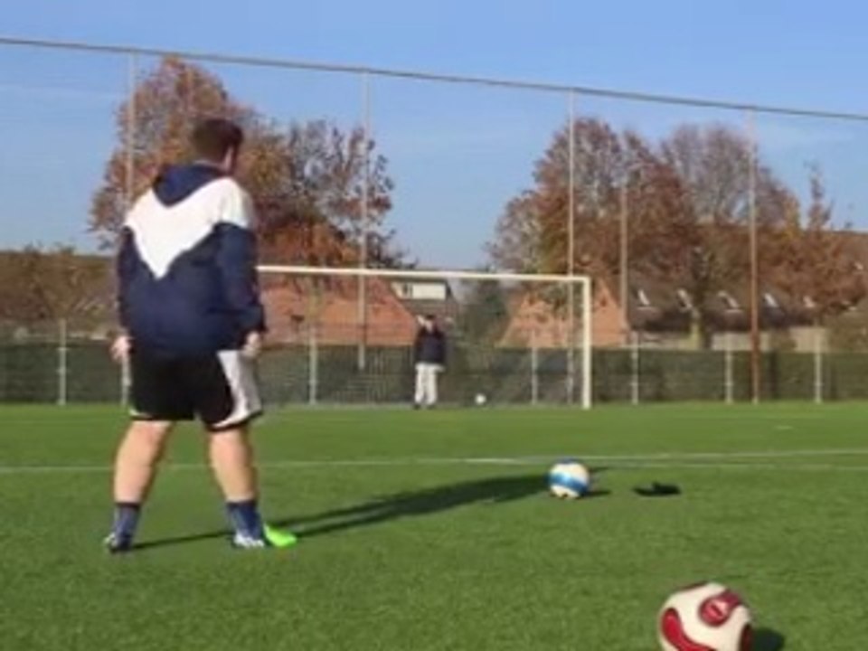 Le meilleur tireur de coup franc !