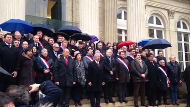 Attaque à Charlie Hebdo: les députés chantent la Marseillaise