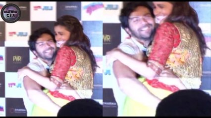 Bollywood's BIGGEST WARDROBE MALFUNCTIONS of 2014