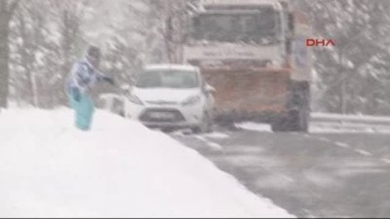 Kaldırımda Snowboard Keyfi