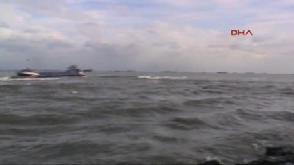 Samsun Yan Yatan Geminin Çekilmesi İçin Havanın Düzelmesi Bekleniyor