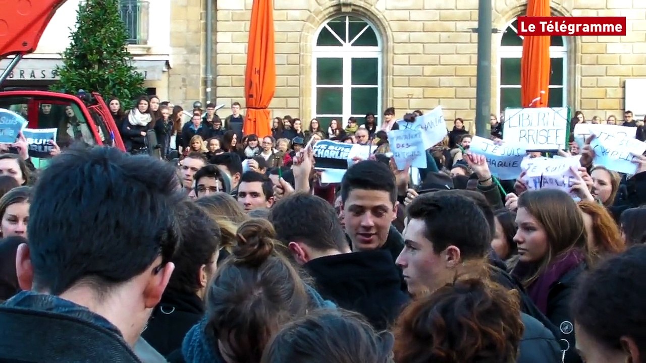 Quimper. Charlie Hebdo :  "Je chante avec toi liberté"