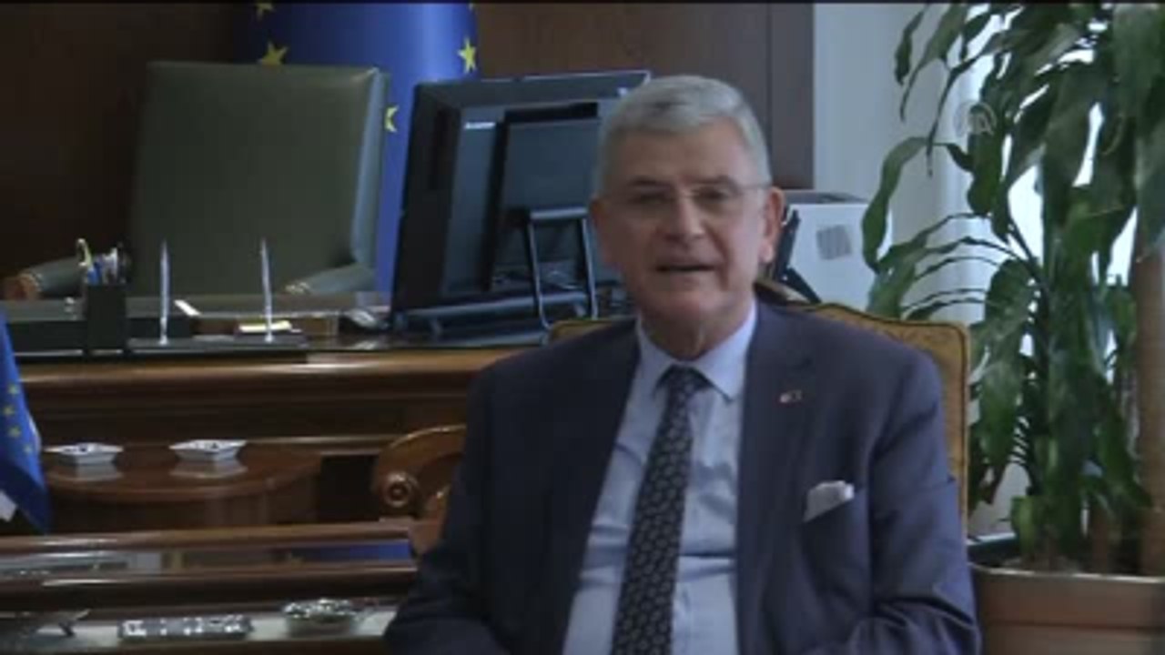 Volkan Bozkır, Klaus Wölfer'i Kabul Etti