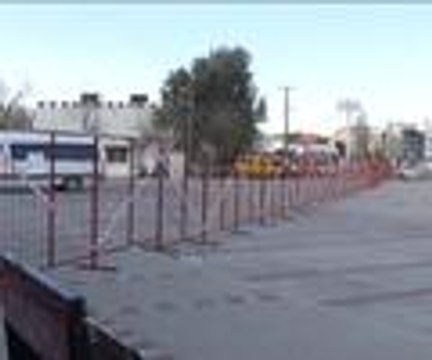 Belediyeye kızdı otobüs terminalini ikiye böldü