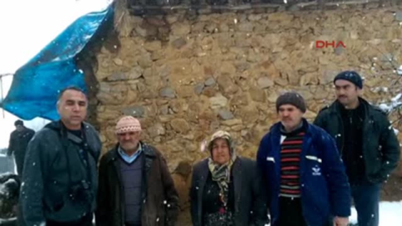 Gaziantep?te Etkili Olan Kar Evin Duvarını Yıktı