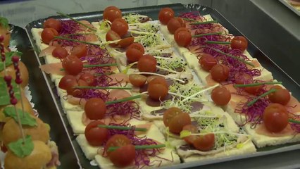 La cuisine centrale aux petits fours ...