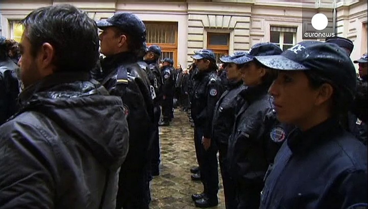 ادای احترام به قربانیان حمله به دفتر شارلی ابدو در فرانسه