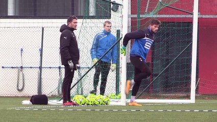 Ermir Lenjani présenté à la presse.