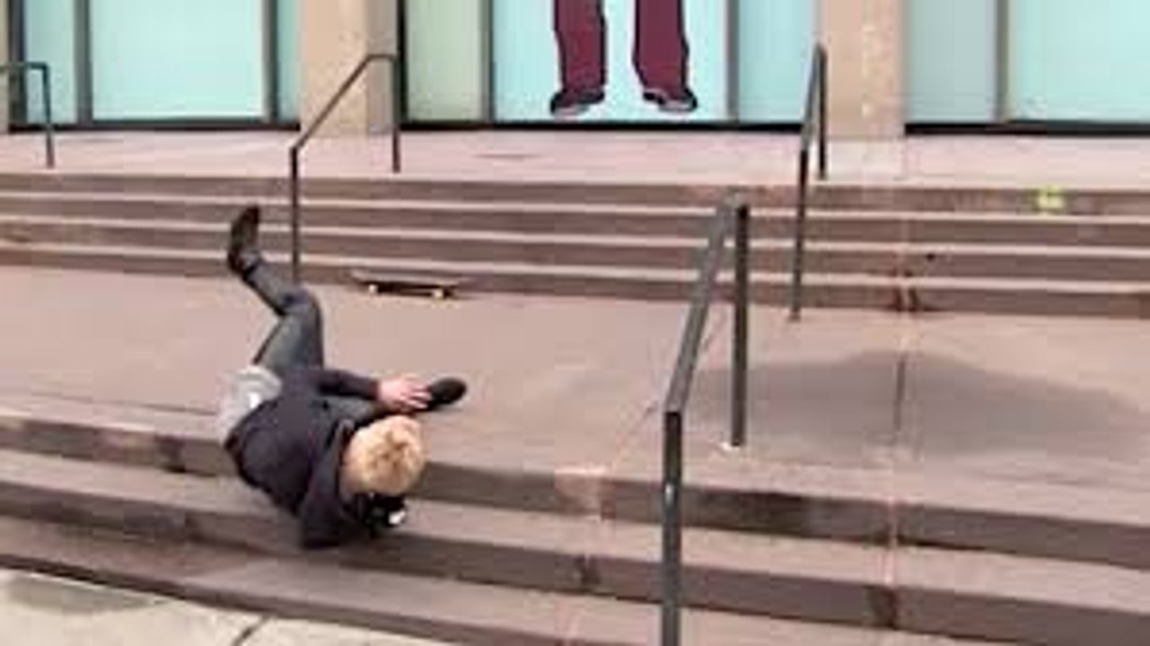 Justin Bieber Skateboard FAIL in New York City December 2014