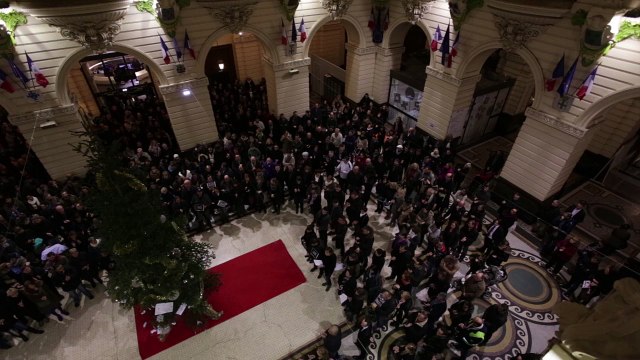 Charlie Hebdo : ils chantent la Marseillaise après la minute de silence à la mairie de Tourcoing