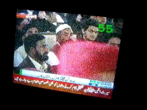 My Father(SAEED BADAR) receiving Presidential Award From Asif Ali Zardari(ZABIR SAEED BADAR)