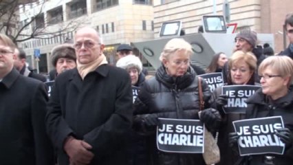 Paris'teki Silahlı Saldırıda Hayatını Kaybedenlerin Anısına Tören Düzenlendi