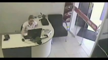 Secretária quase morre no seu trabalho