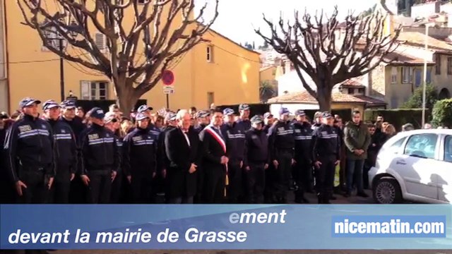 Charlie Hebdo: rassemblement devant la mairie de Grasse