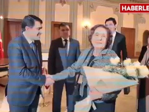 Vali Şahin Kültür Sofrası Nda Edebiyatçılarla Buluştu