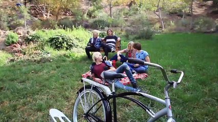 R5 Takes You Behind The Scenes of 'Smile'