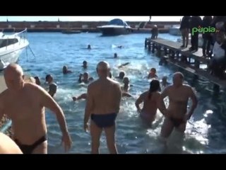 Napoli - Bagno gelato per il "Cimento della Befana" (06.01.15)