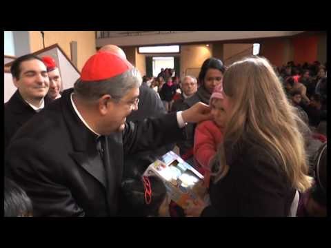 Napoli - Il cardinale Sepe e la Befana dei Migranti -1- (07.01.15)