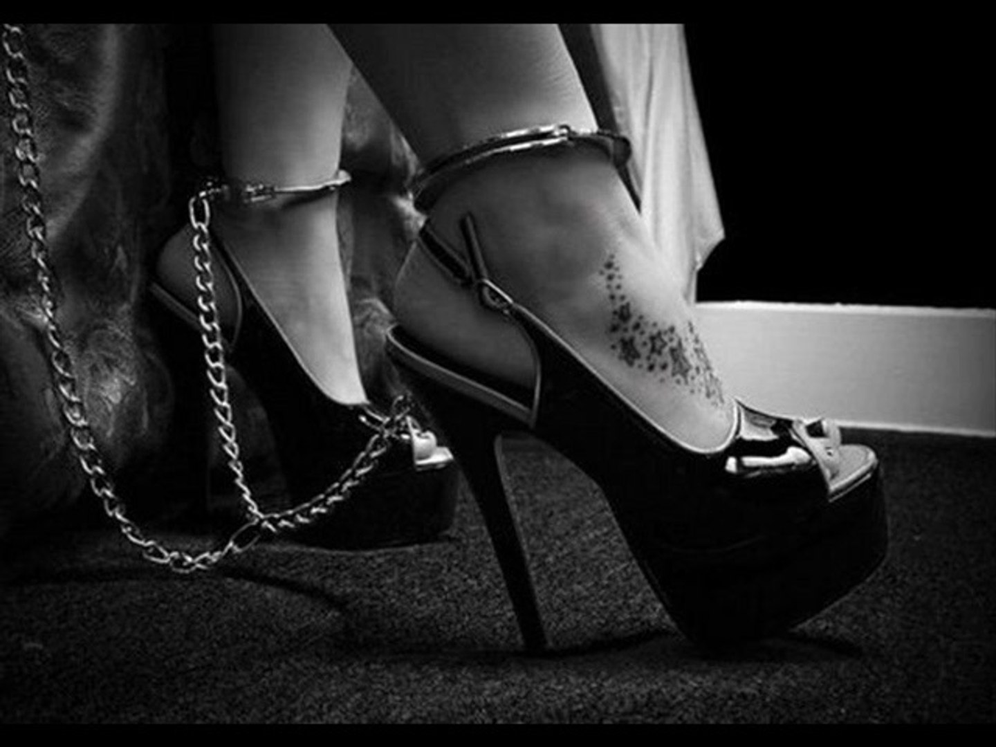 ⁣Heat - A4/ Chains
