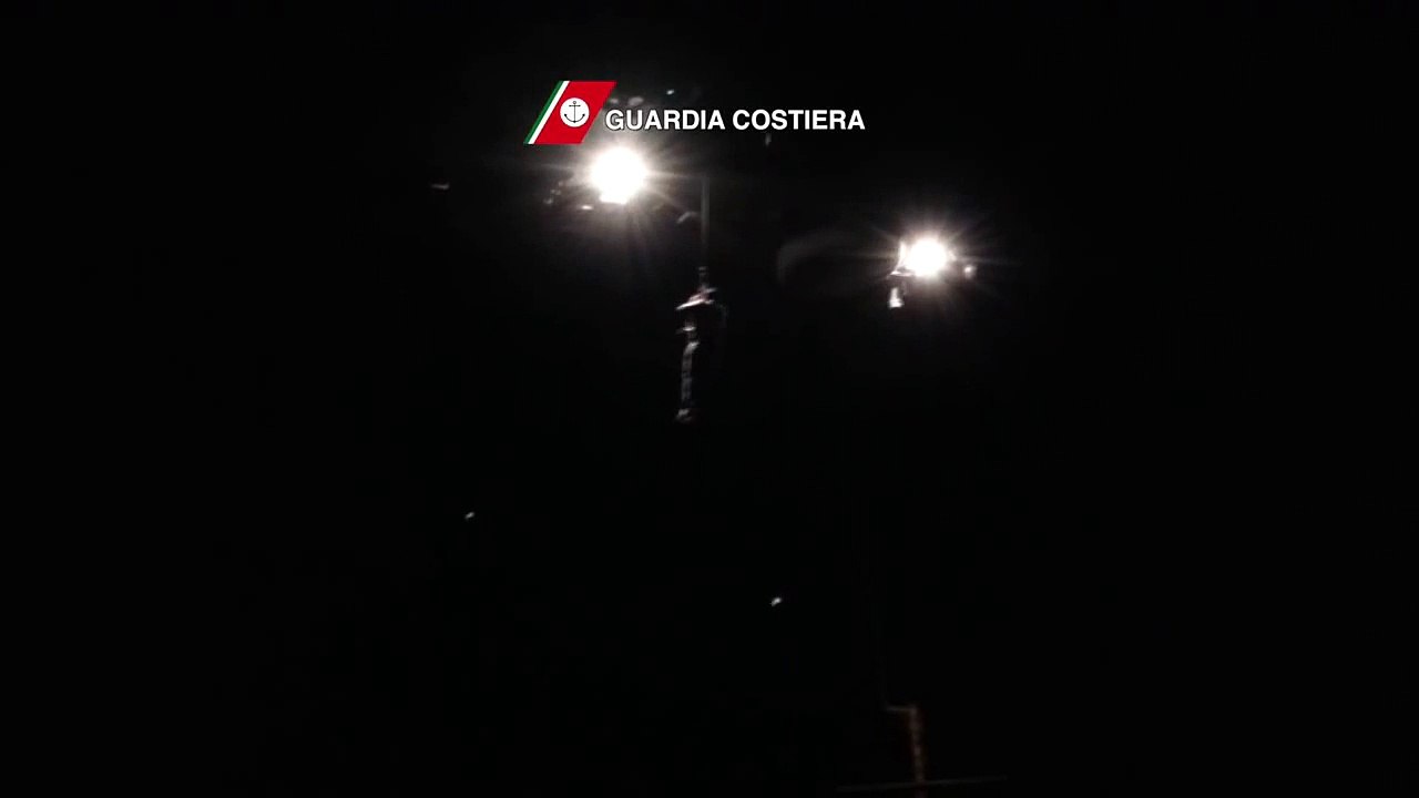 Corfù (Grecia) - Traghetto in fiamme ''Norman Atlantic'' -26- (31.12.14)