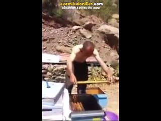 Nası Yaptığını Gösteren Adam