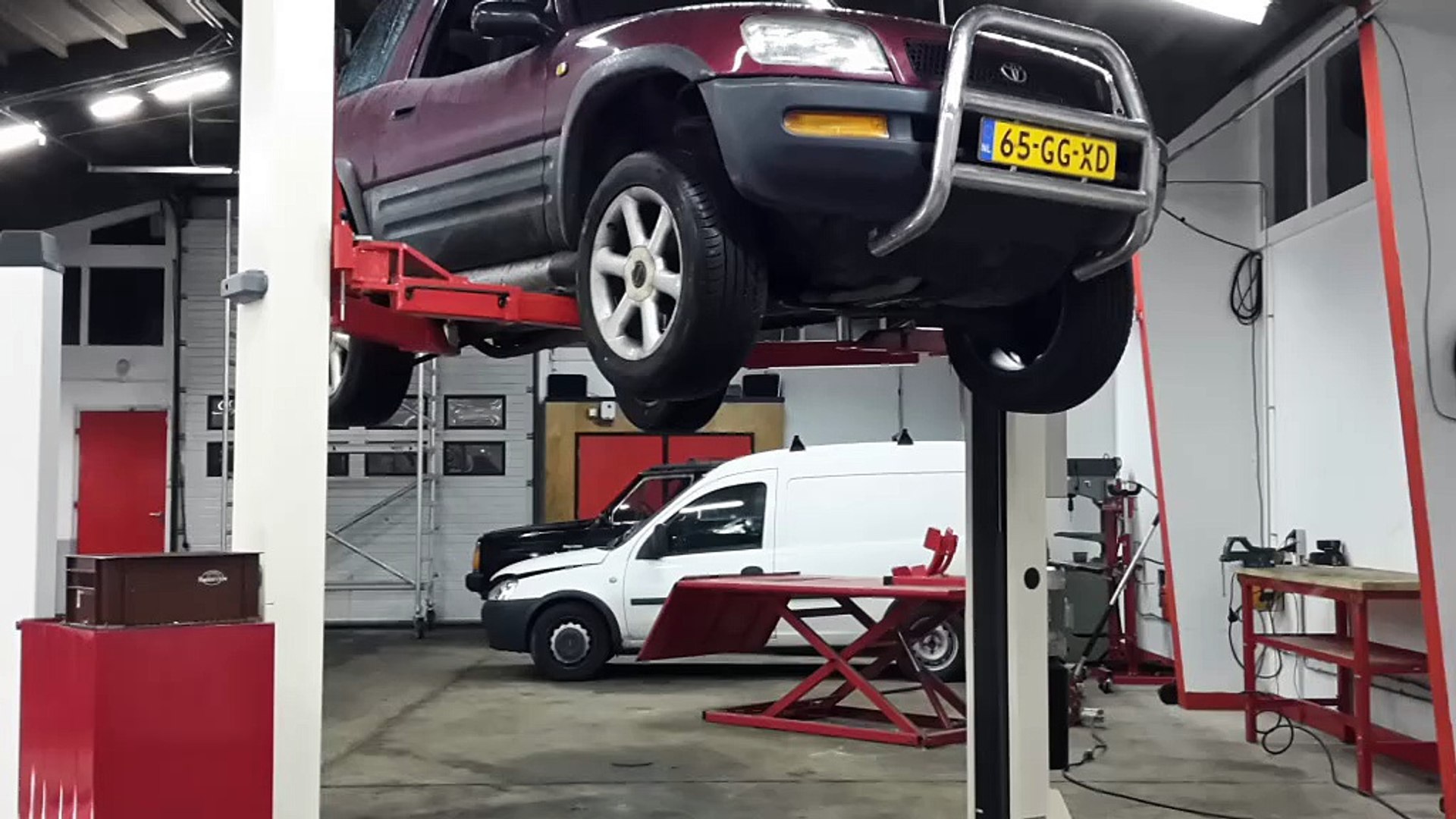 ⁣auto garage - Veendam Doe Het Zelf Garage Veendam