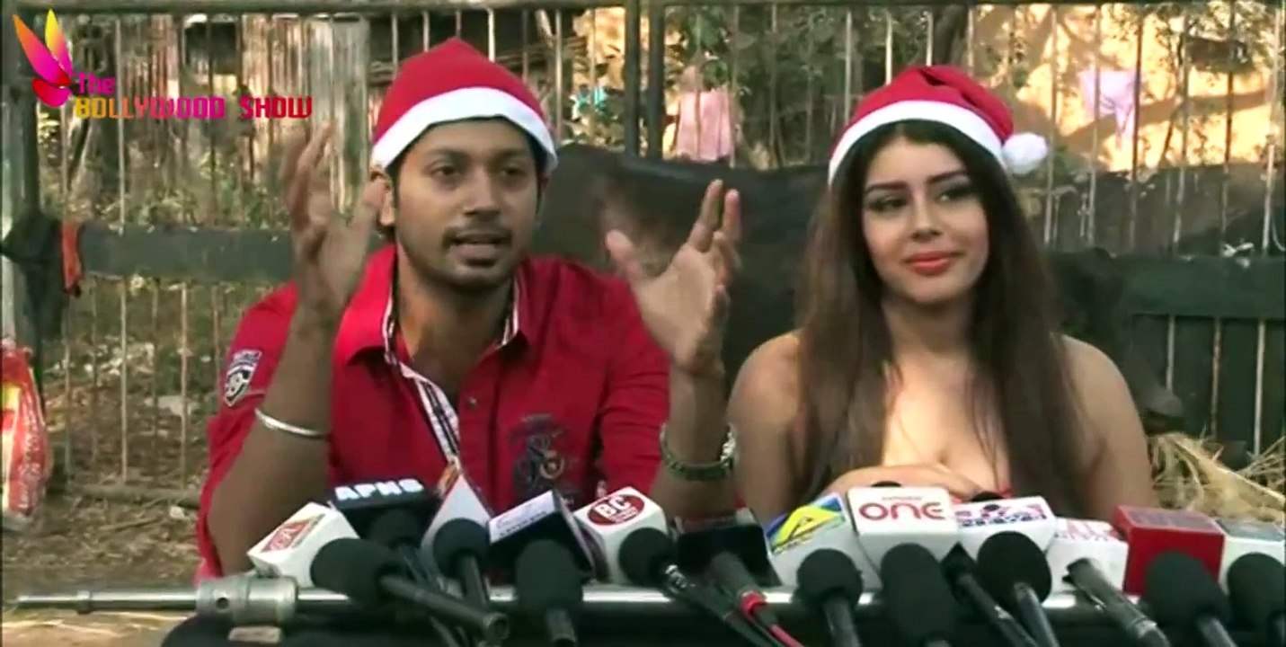 Hot Actress Expose Her HUGE ASSETS