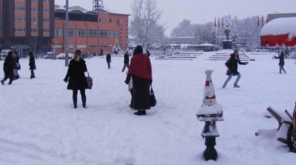 Bursa'da Eğitime Kar Engeli