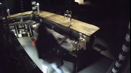Bar Üstünde Dans Kötü Bitti