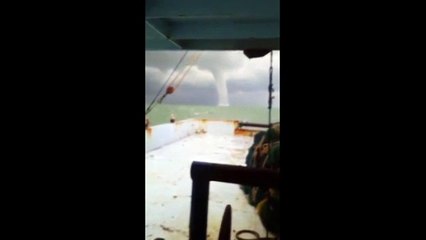 Açık denizde hortum dehşeti !