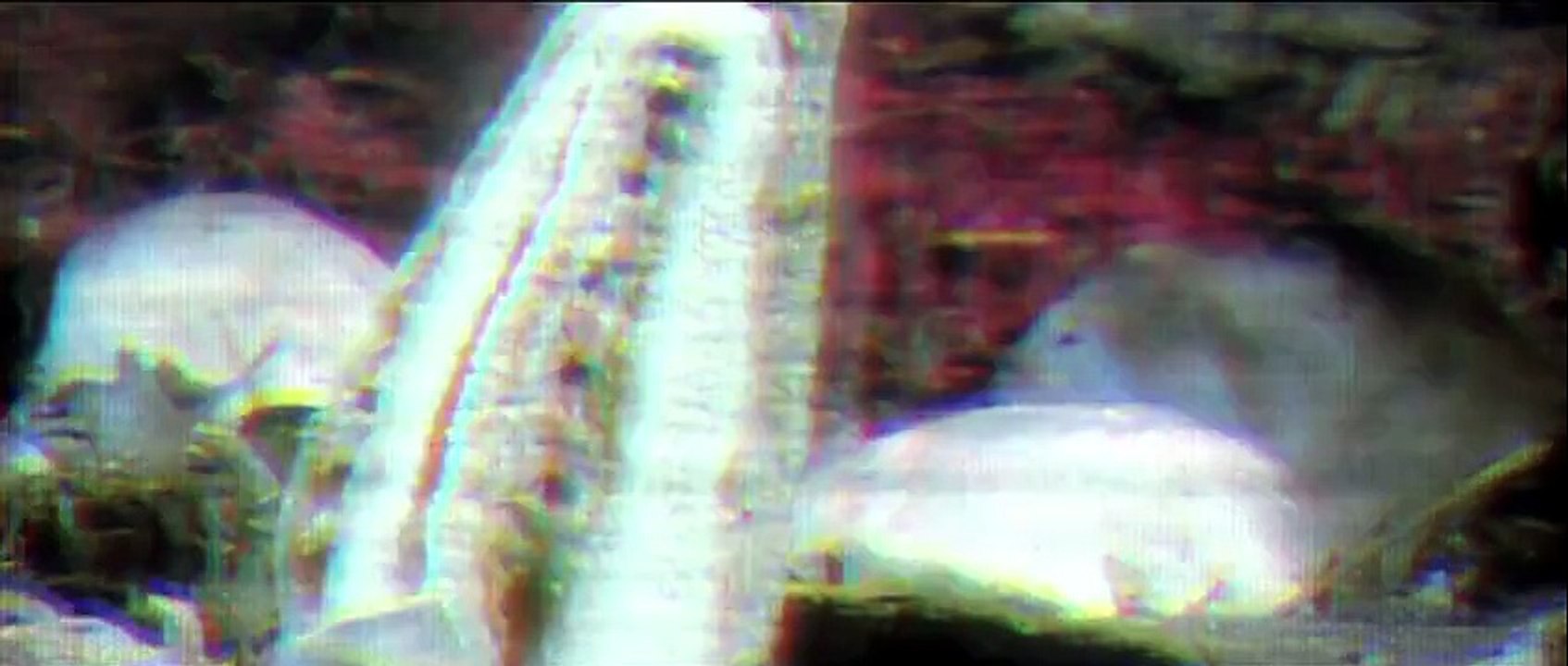 Katy Perry - E.T. ft. Kanye West