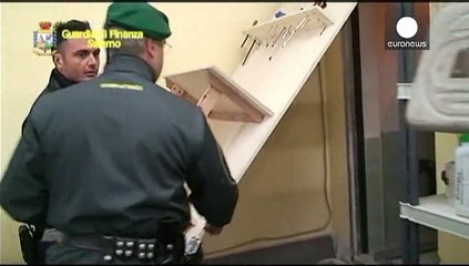 Polícia italiana apreende 50 milhões de euros em notas falsas em Nápoles