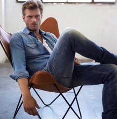 Kıvanç, Reklam Yüzü Olduğu Firmayı Kerem Bursin'e Kaptırdı