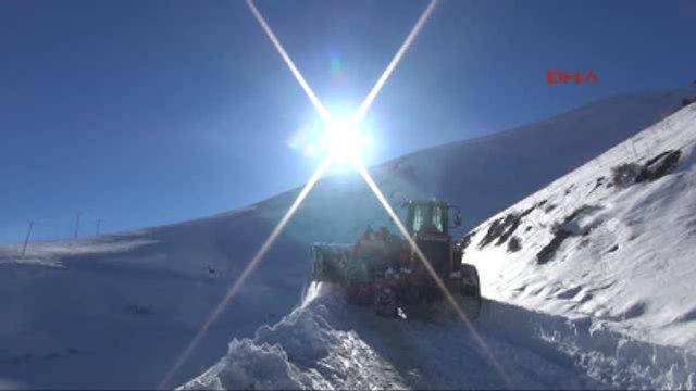 Van Hakkari ve Bitlis' Te 527 Köy ve Mezranın Yolu Kapalı