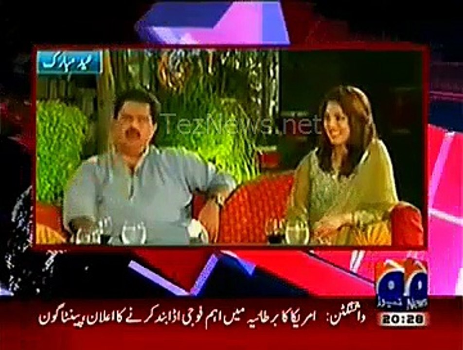 Hamid Mir Showing A Video