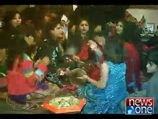 PTI workers congratulates Imran and Reham Khan