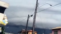 Nuvens estranhas em Barra Velha em 31122014 Tempestade Tornado